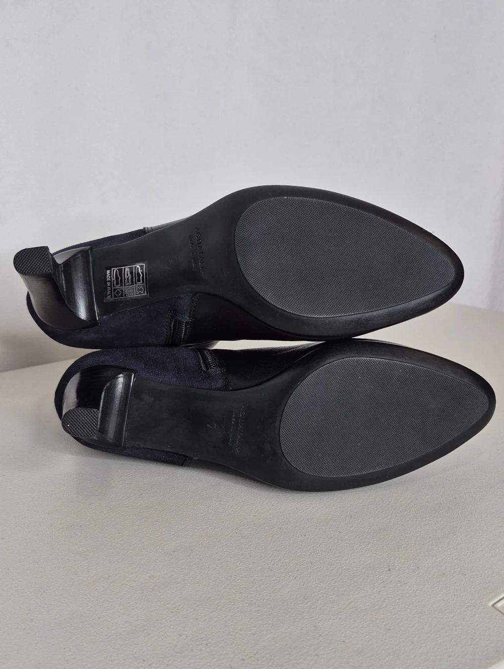 Aquatalia Black Itailian Leather and Navy Suede Ankle Boots w/ Buckle - Size 7
